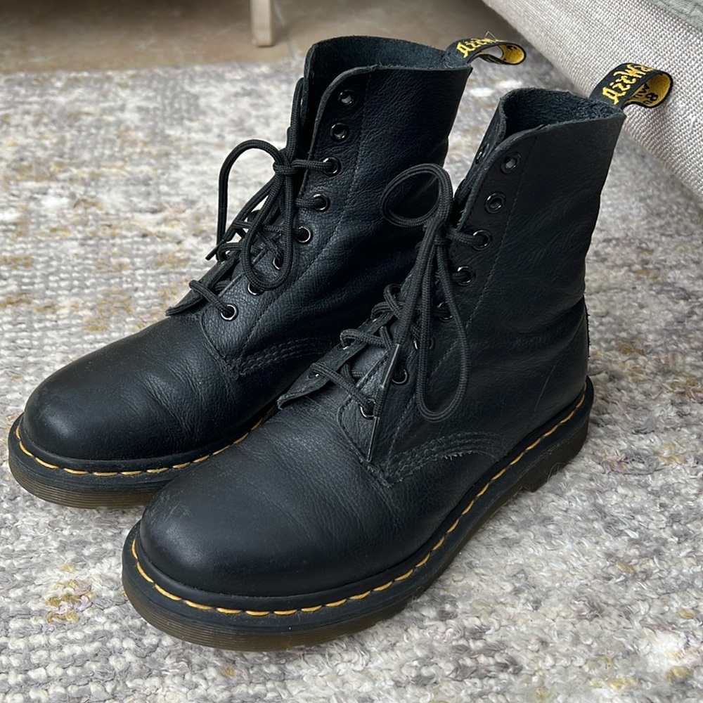 Dr. Martens 1460 Pascal Virginia Boots